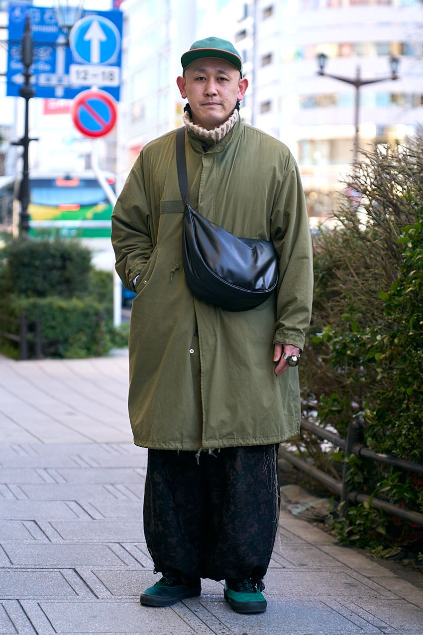 なぜ“黒以外”を選んだ？「カラー系ヴァンズ」を履きこなすスナップ3例でその理由を解説！ - 4枚目の画像