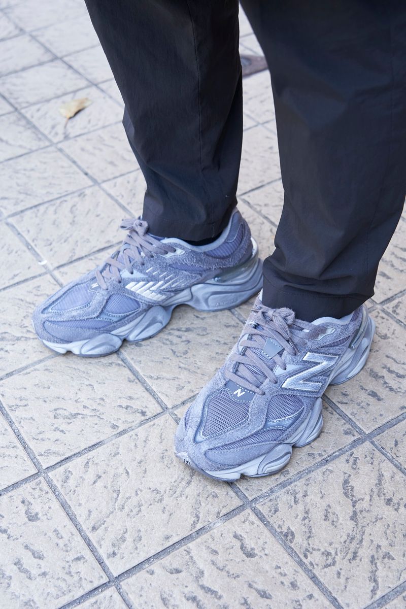 軽量素材でつくる春仕様のオールブラック 上津弘太郎 4枚目の写真