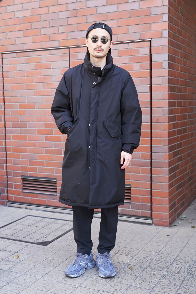 軽量素材でつくる春仕様のオールブラック 上津弘太郎