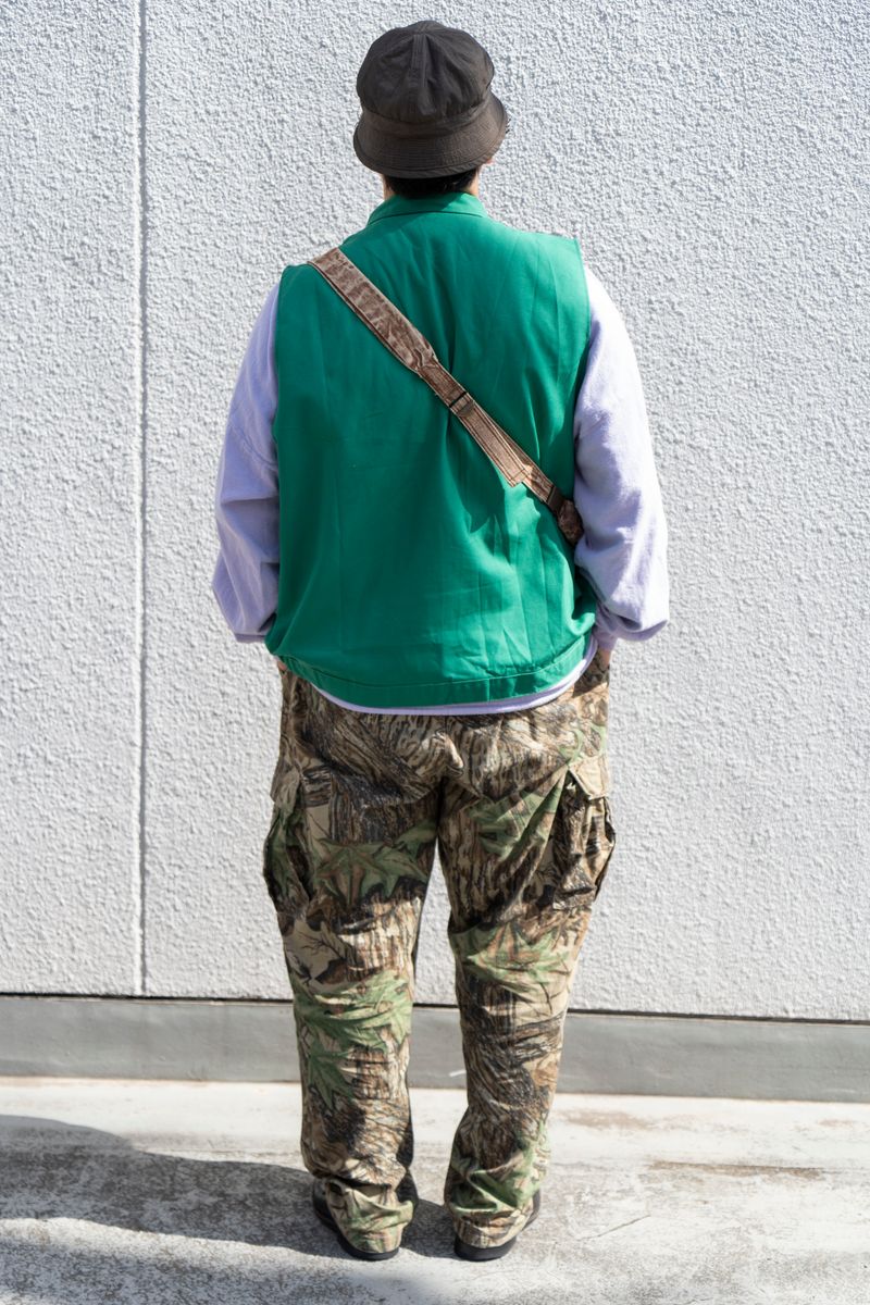 ヨーロッパの作業着をリメイクした緑ベスト N.T 2枚目の写真