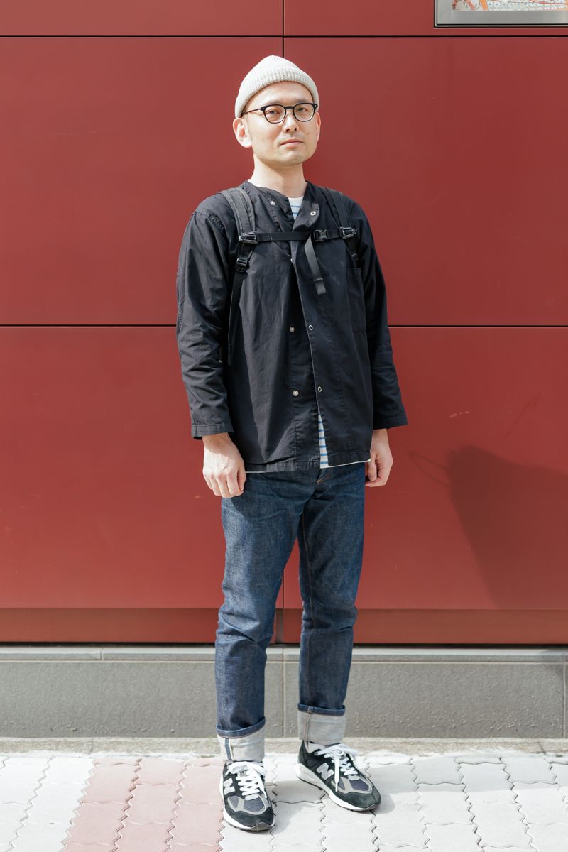 シャツもバッグもアーミーテイストで統一 小野武史
