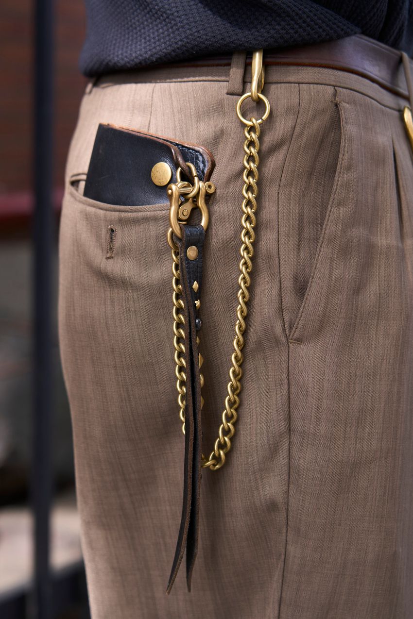 洒落者たちにジワジワキテる「ヘンリーネック」。Tシャツの新たな選択肢をスナップで - 4枚目の画像