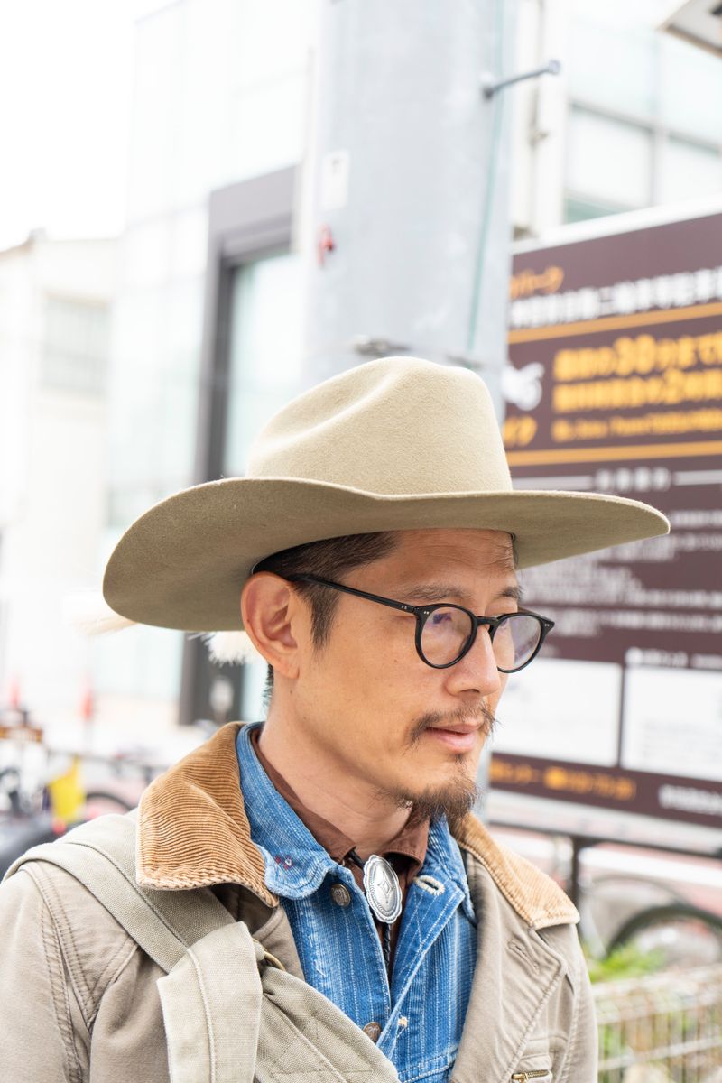 色とサイズをあえてズラすシャツのレイヤード Allen Liu 3枚目の写真