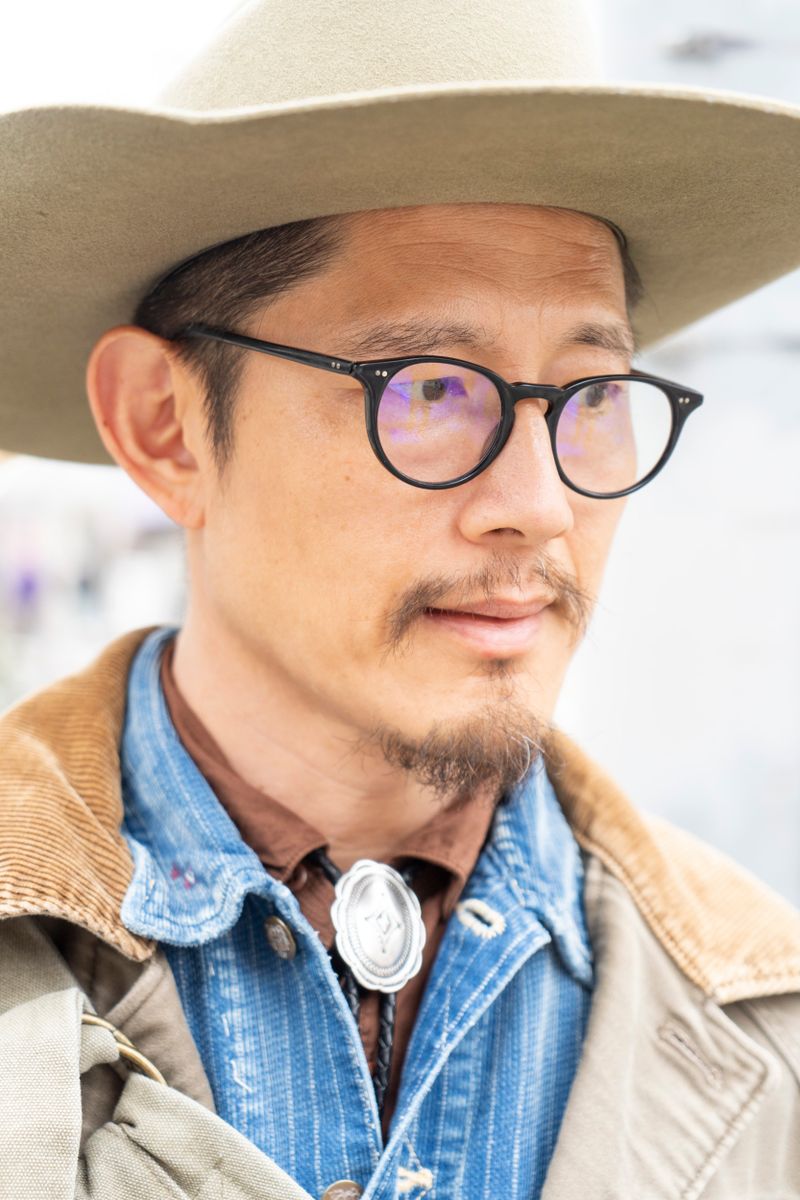 色とサイズをあえてズラすシャツのレイヤード Allen Liu 4枚目の写真