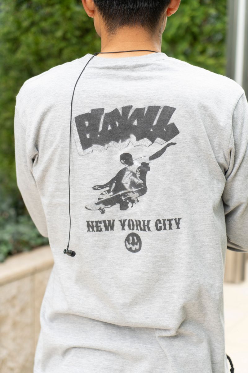 妹さんから譲り受けた迷彩リュックが効いてます 関 貴好 6枚目の写真