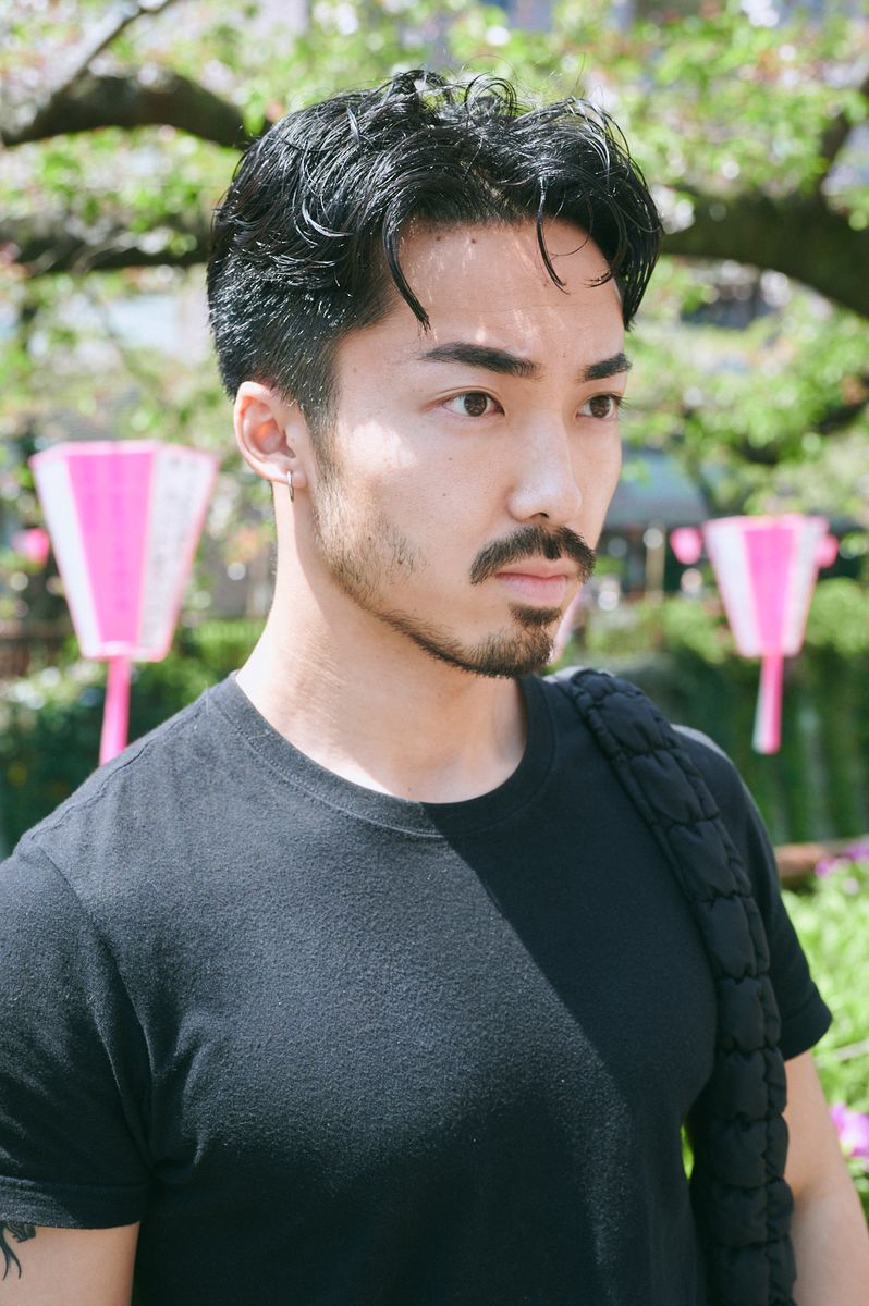 ワイドパンツとブーツでとことんブラック 小倉大和 3枚目の写真