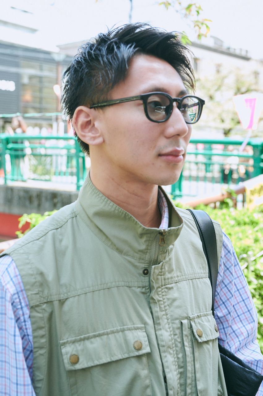 シンプルコーデが垢抜ける！ 春夏の上手なレイヤード術を街角スナップから厳選 - 10枚目の画像