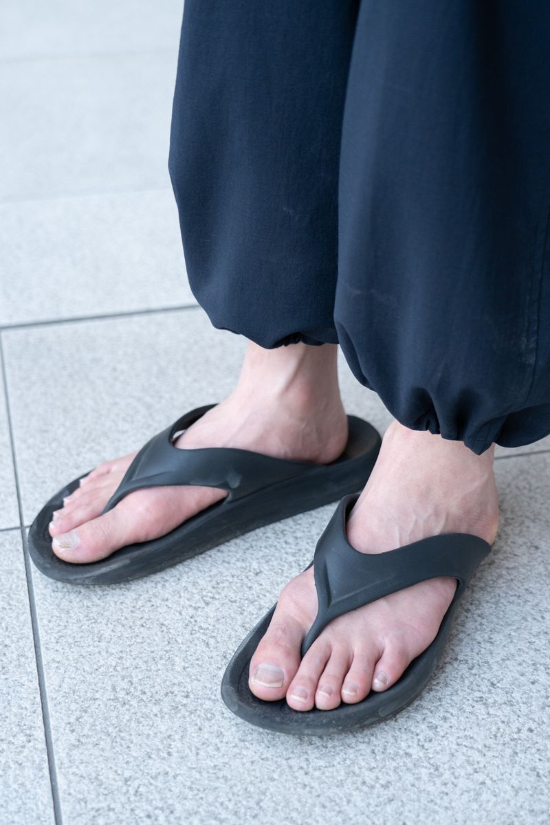 綺麗めセットアップをサンダルでわざと外す 三浦尚之 5枚目の写真