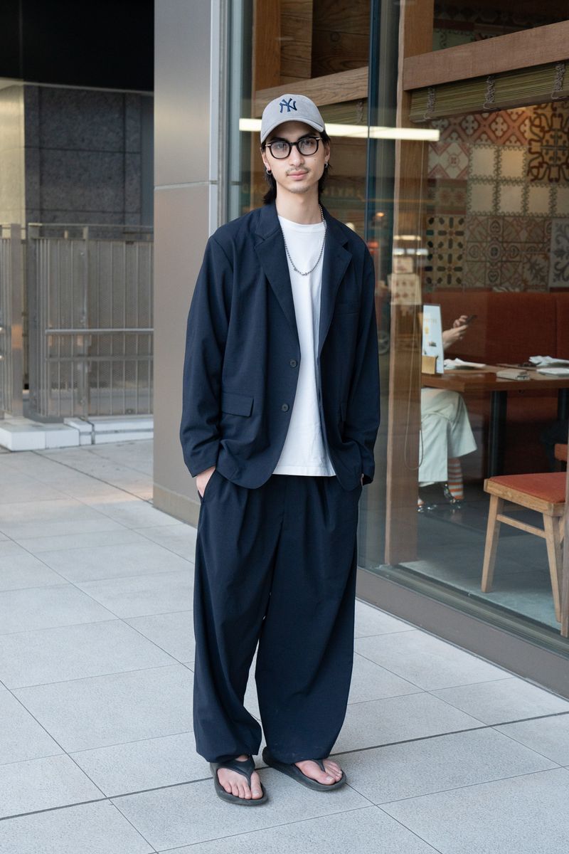 綺麗めセットアップをサンダルでわざと外す 三浦尚之