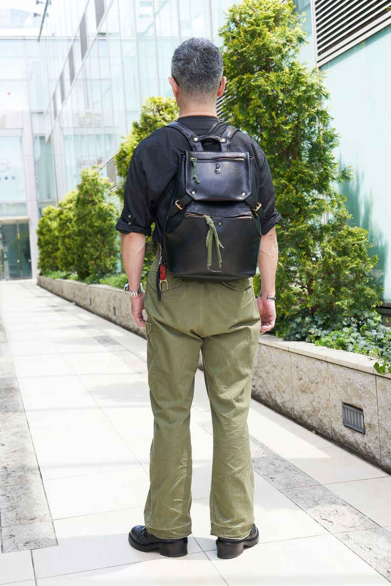 グルカパンツを引き立てる引き算タックイン K.M 2枚目の写真