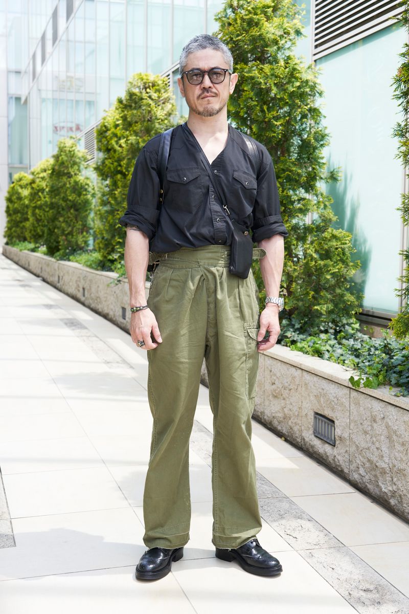 グルカパンツを引き立てる引き算タックイン K.M