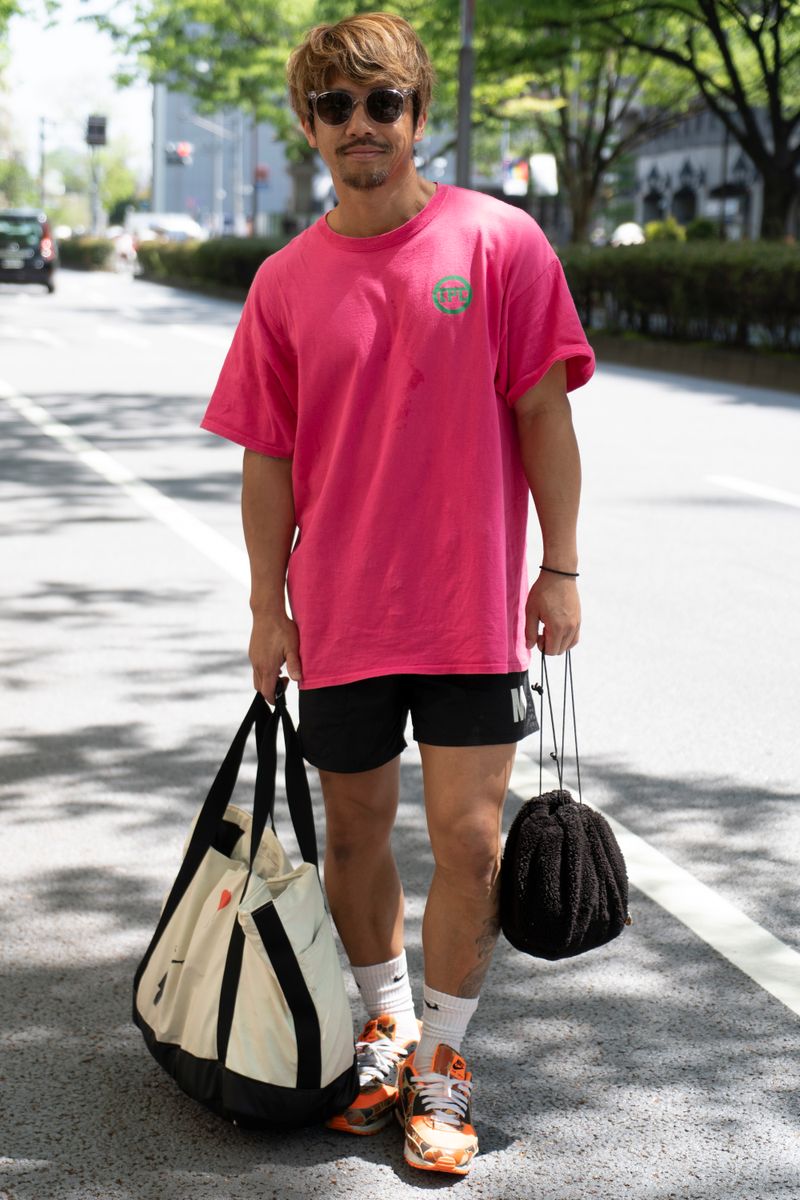 夏の日の2024。ブライトカラーで街照らす 春本闘士
