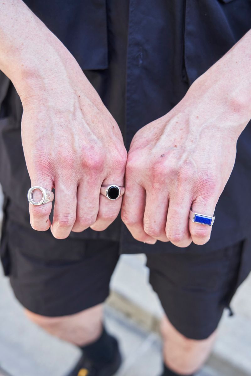 初夏こそアクセ。ストーンリングが異彩放つ コンノ 4枚目の写真