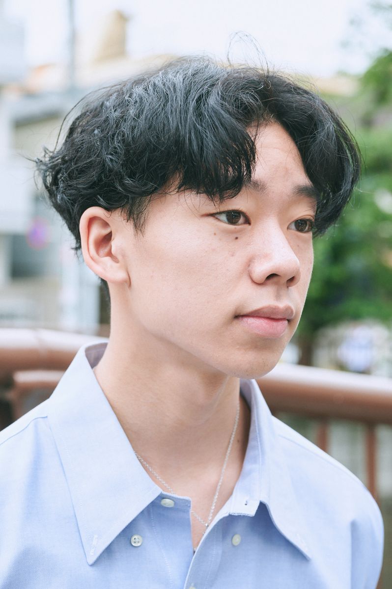 万能サックスブルー。ビッグシャツもアリ 溝口元太 3枚目の写真