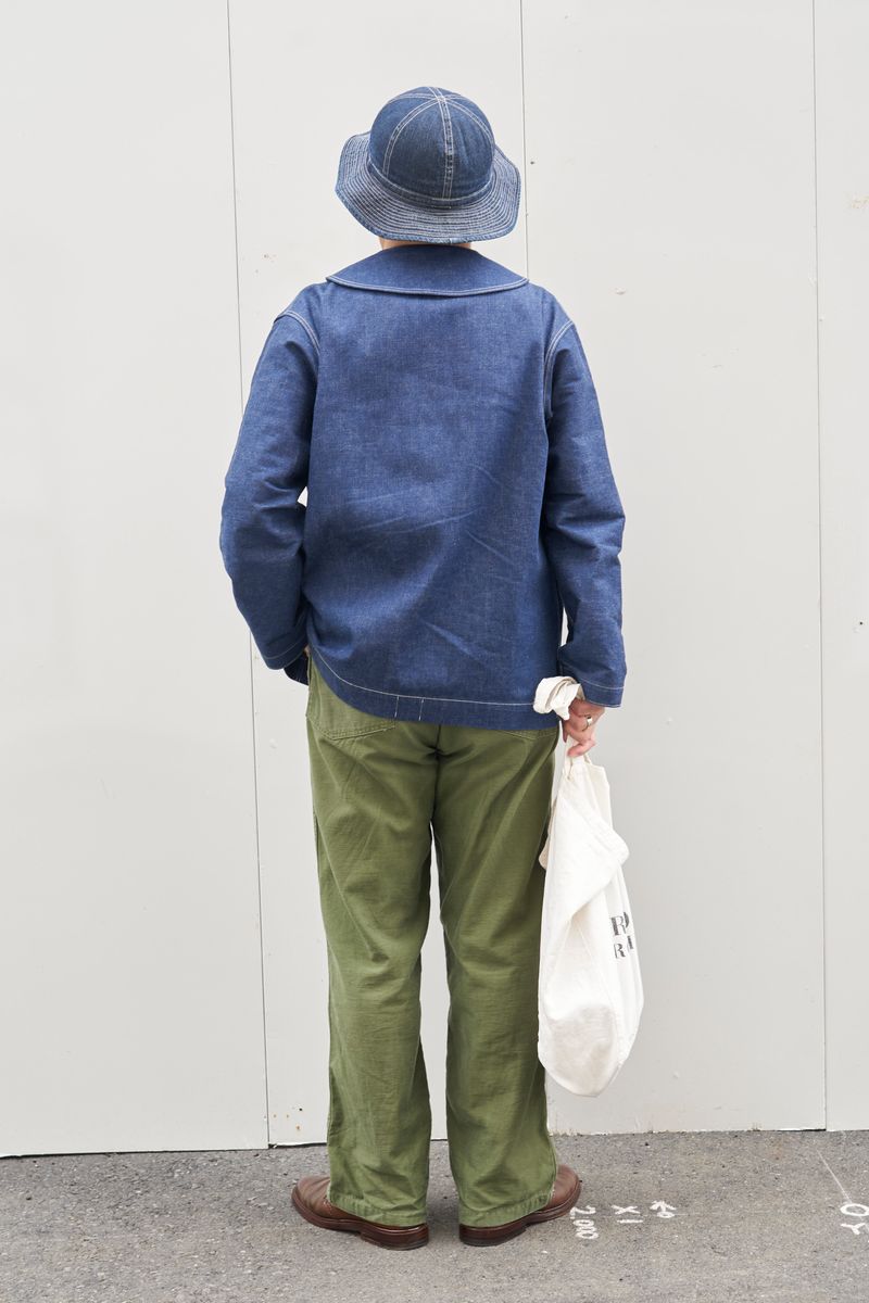デニムJK×軍パンで作るきれいめミリタリー 相澤 2枚目の写真