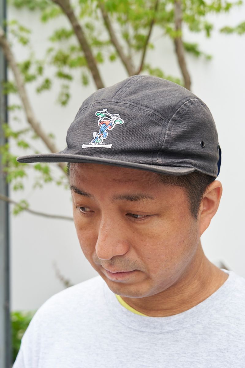 クセ強服を悪目立ちさせない引き算コーデ 櫻木啓司 3枚目の写真