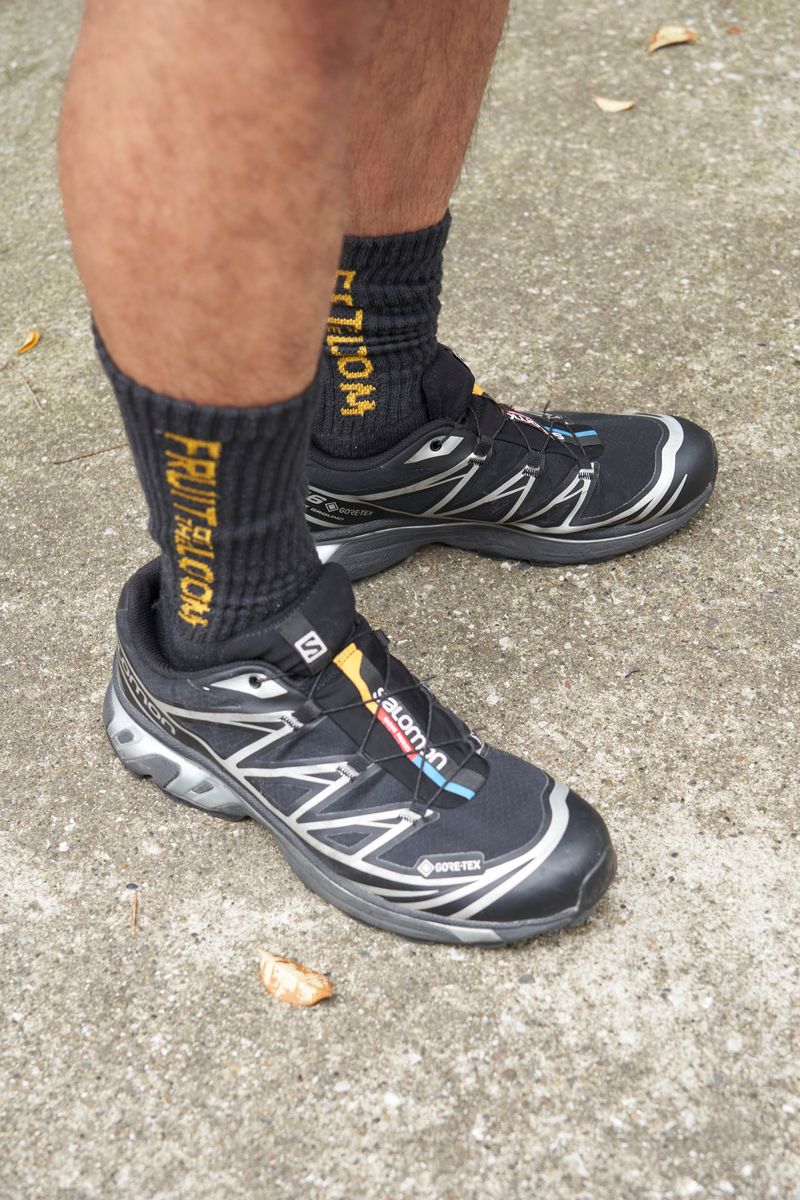 クセ強服を悪目立ちさせない引き算コーデ 櫻木啓司 6枚目の写真