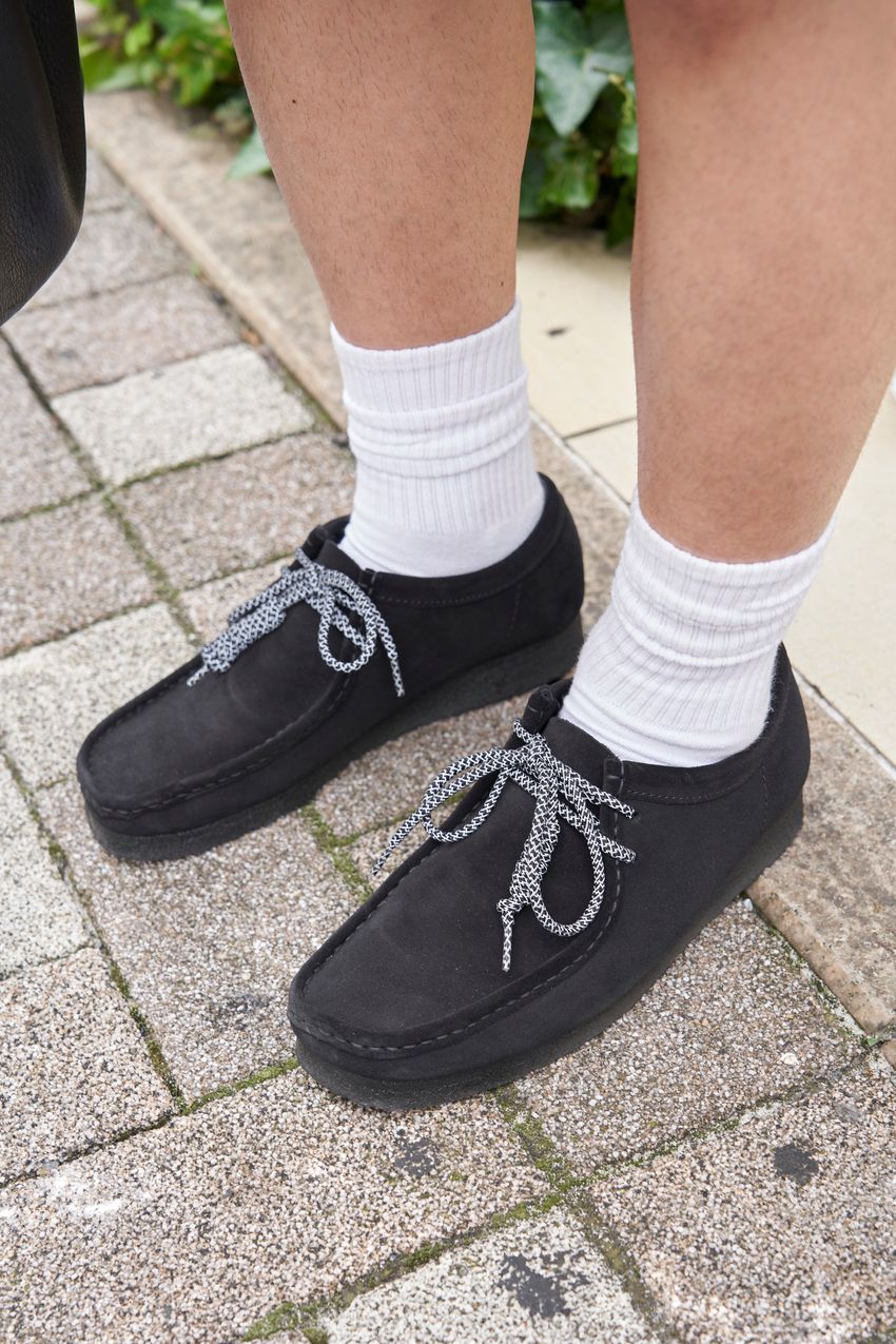 “シャツスタイル”は「クラークス」で簡単に格上げ！洒落た大人たちのコーデ方法3選 - 3枚目の画像