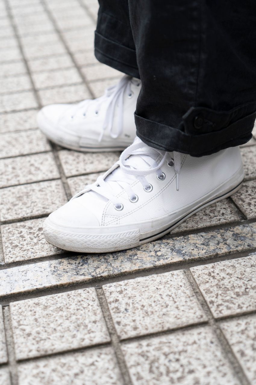 【こんな着方がしたかった】「白シャツ」が似合う40代の大人を街角スナップで。愛用ブランドも紹介！ - 7枚目の画像