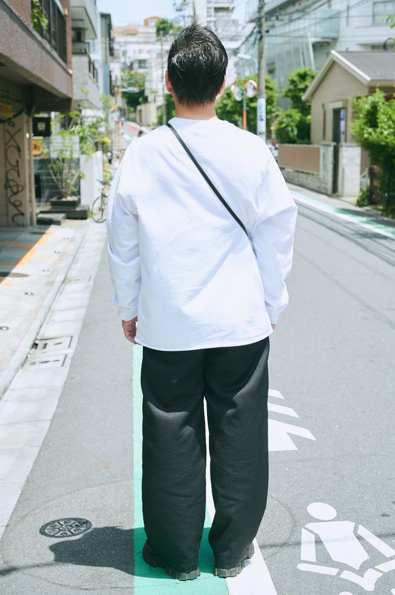余裕感が漂うモノトーンの"ゆるモード" 井上 3枚目の写真