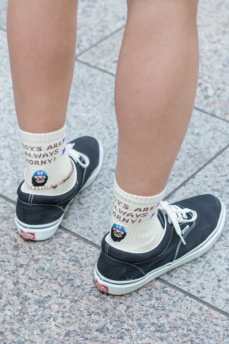 可愛くハズす。淡いパープル＆秘密の靴下 渡辺和樹 5枚目の写真