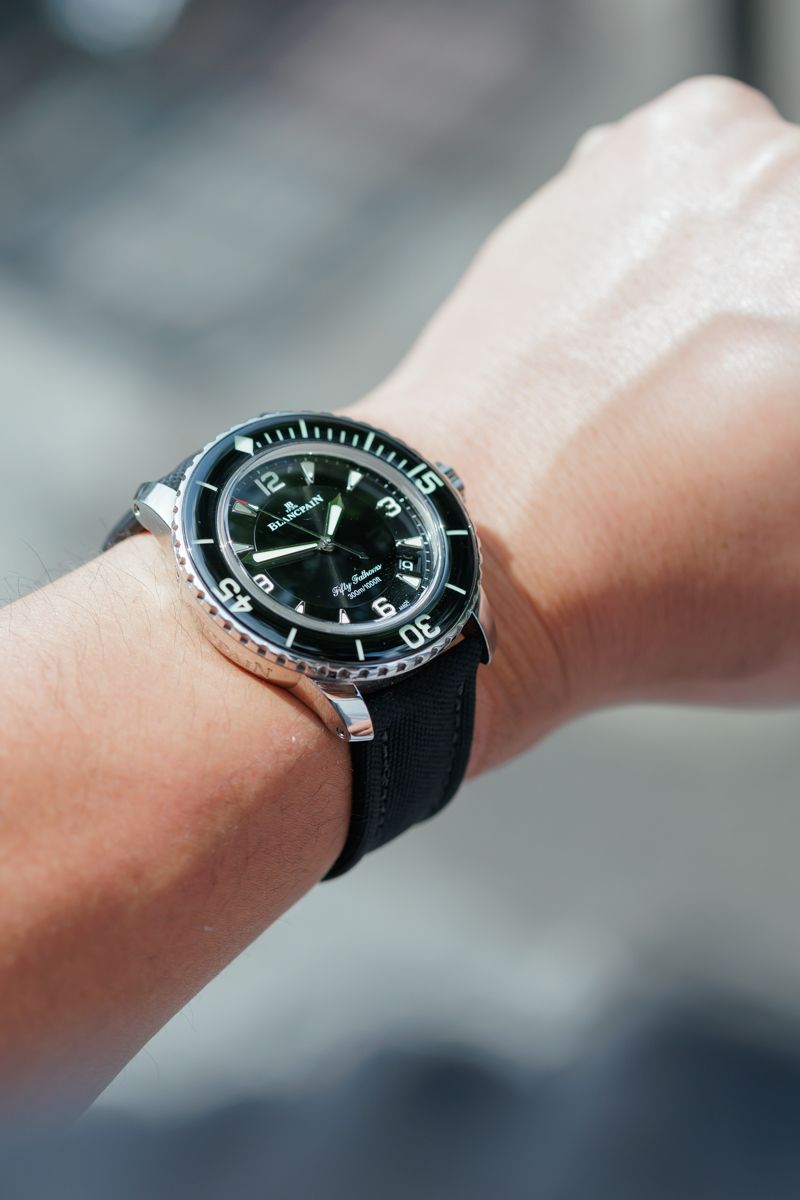 クールな眼差し。キャットアイサングラスで 内田理貴 6枚目の写真