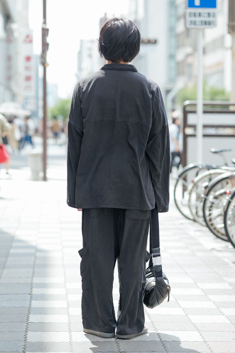 クールな眼差し。キャットアイサングラスで 内田理貴 2枚目の写真