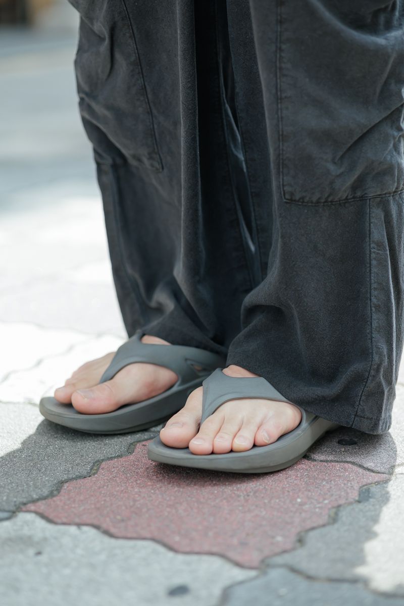 クールな眼差し。キャットアイサングラスで 内田理貴 7枚目の写真