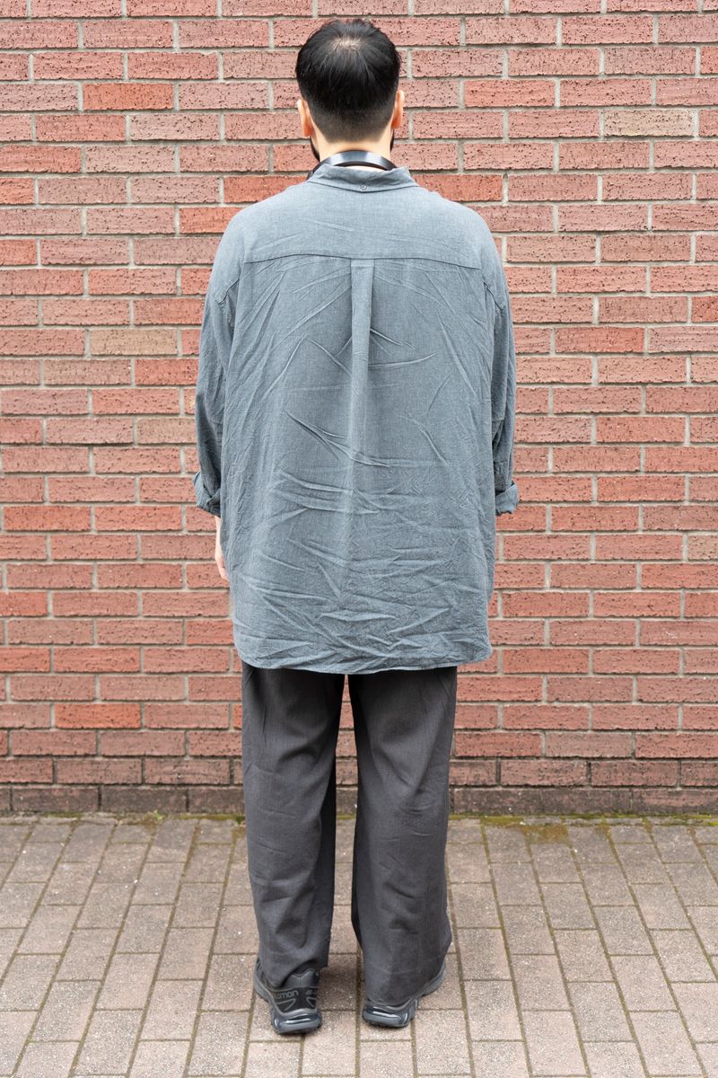シャツ派の衣替え。リネン素材で風を感じる 良原涼太 2枚目の写真