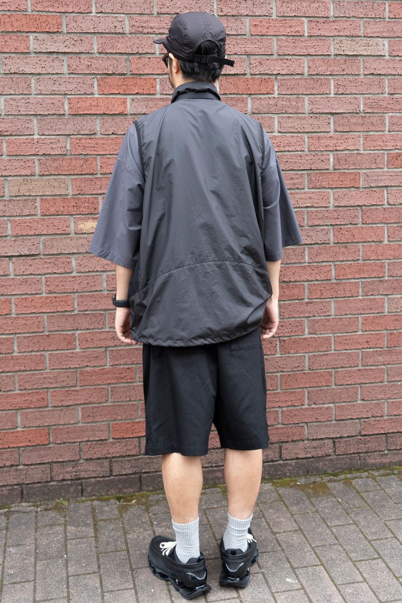 テック系コーデに話題のモックシューズ 月原敏文 2枚目の写真