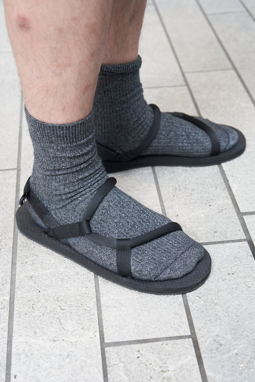 サンダルは「モンベル」を愛用中！洒落た大人の活用術を街頭調査してみた - 8枚目の画像
