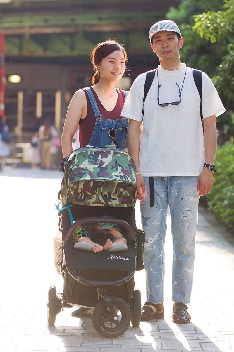 夏の涼を感じるペールトーン。無地Tになじむグラスコードも趣深い 佐瀬勇樹