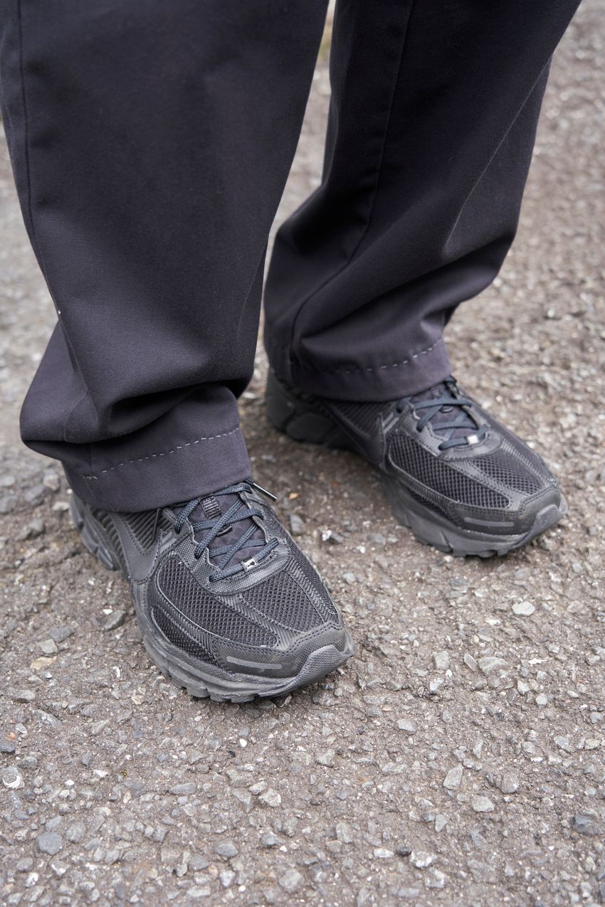 「あの人カッコ良い！」。調べてみたらパンツがレッドキャップだった！着こなし3好例をスナップで - 7枚目の画像