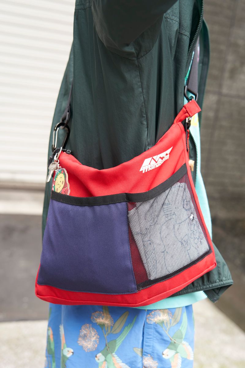 幸せ溢れるカラフルコーデ。ペアの眼鏡も◎ 吉田勇菜 4枚目の写真