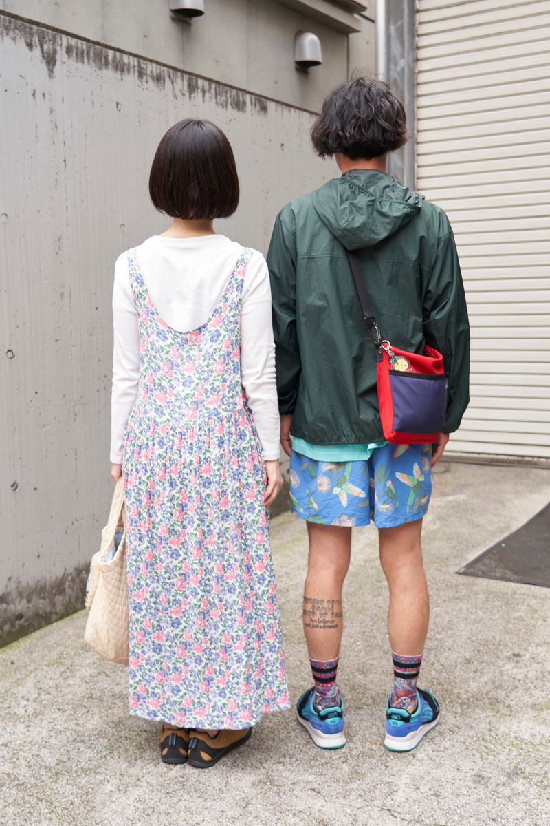 幸せ溢れるカラフルコーデ。ペアの眼鏡も◎ 吉田勇菜 2枚目の写真