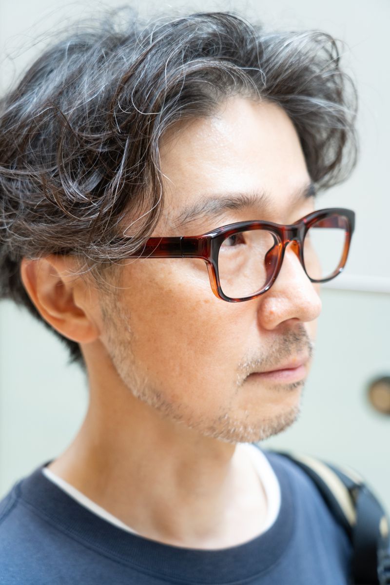 Tシャツ姿をカモ柄シューズで引き締める 杉山 謙 3枚目の写真