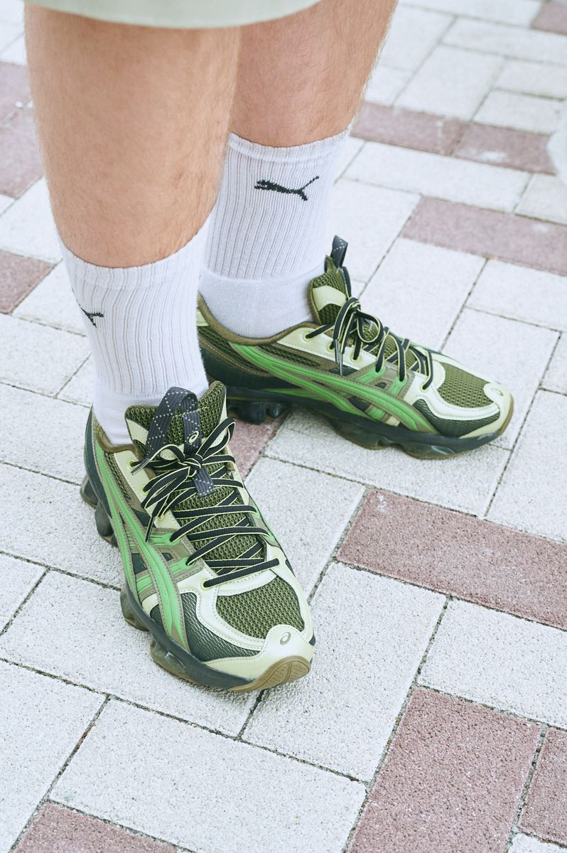 半袖チェック柄シャツで涼感を演出する セバスチャン 4枚目の写真