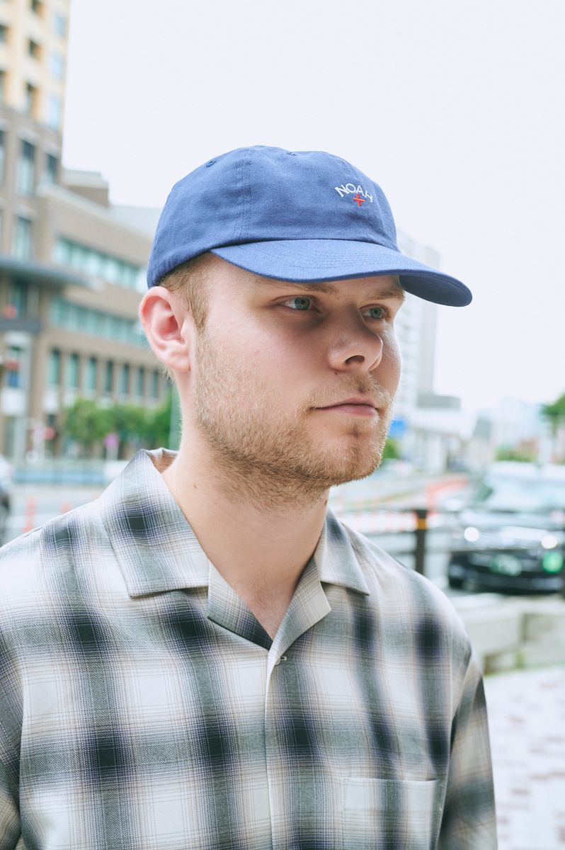 半袖チェック柄シャツで涼感を演出する セバスチャン 3枚目の写真