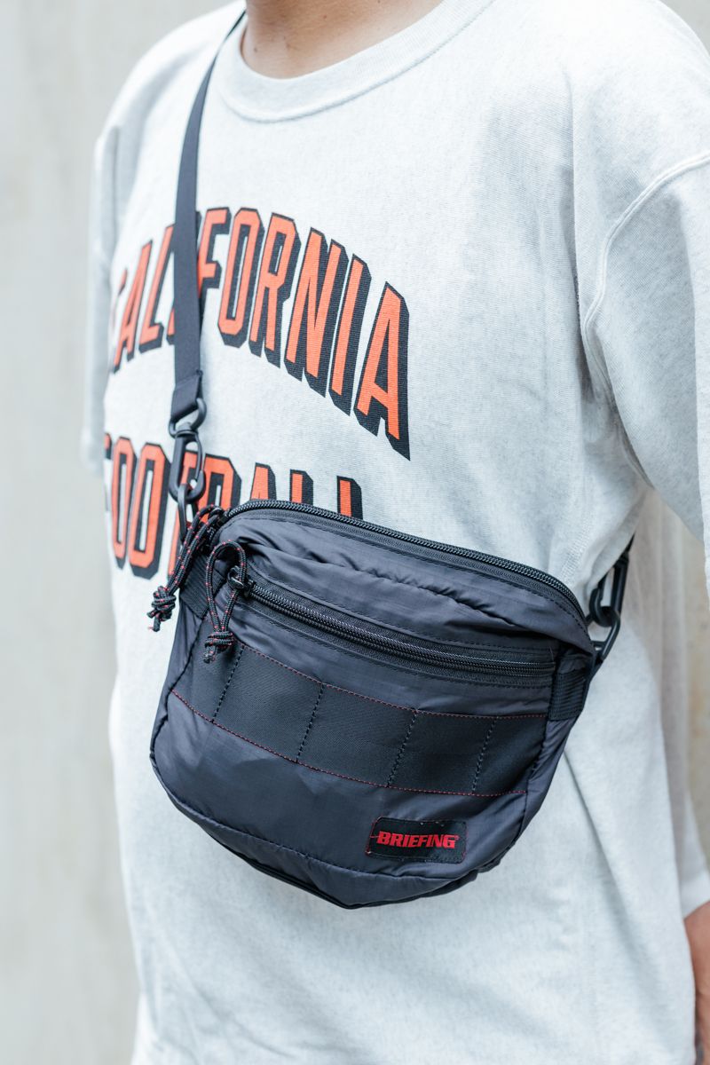 白黒コーデにデニムキャップで可愛げプラス 小田 5枚目の写真