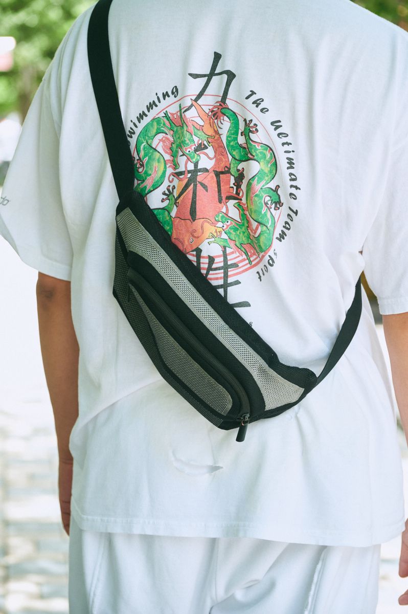 ホワイトコーデにピンクを一滴ドロップ 豊田 5枚目の写真