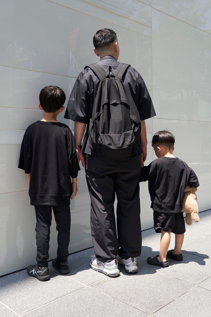黒が好きなパパとブラックコーデでお揃い ケイスケ 2枚目の写真