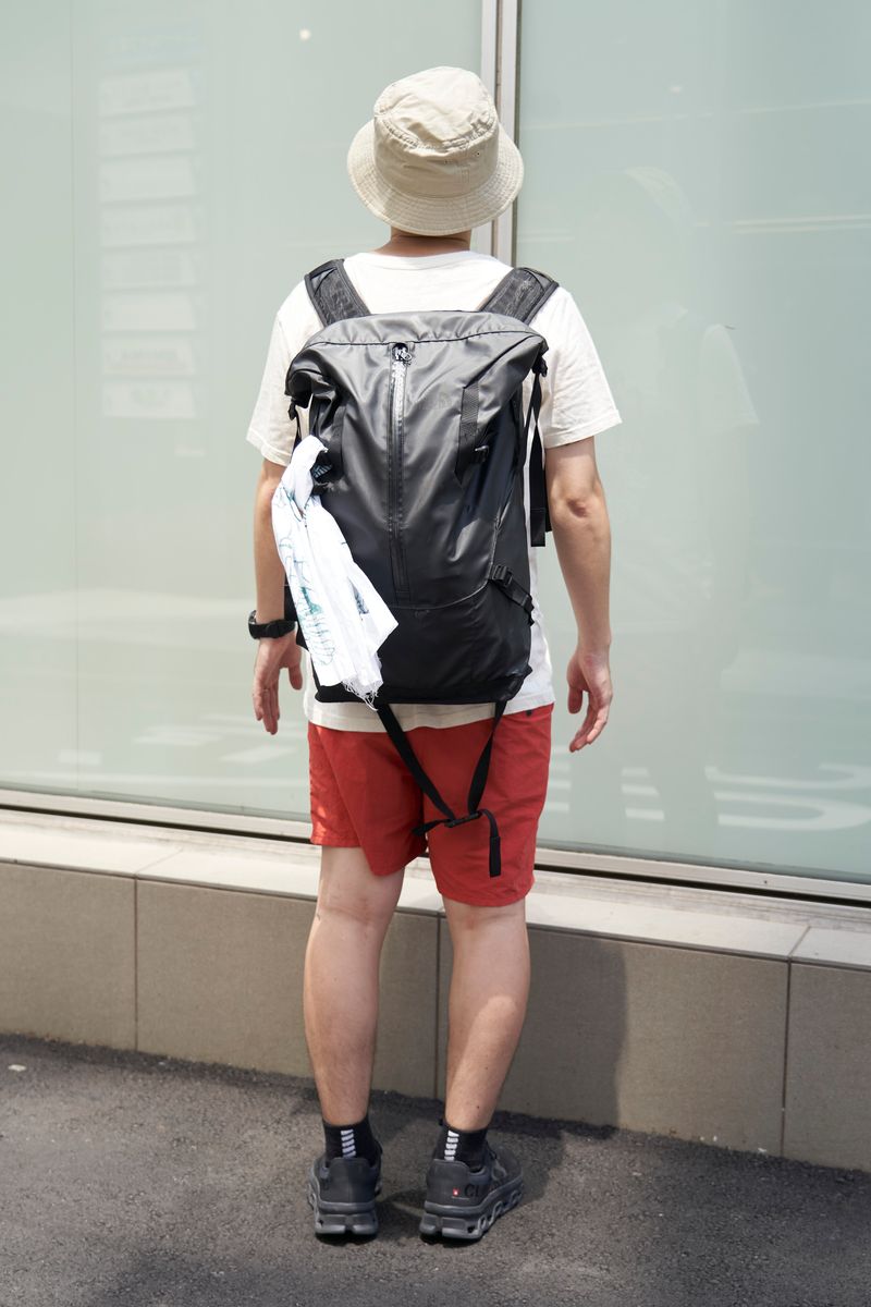 鮮やかショーパンでアクティブにライブ参戦 カワブチユウスケ 2枚目の写真