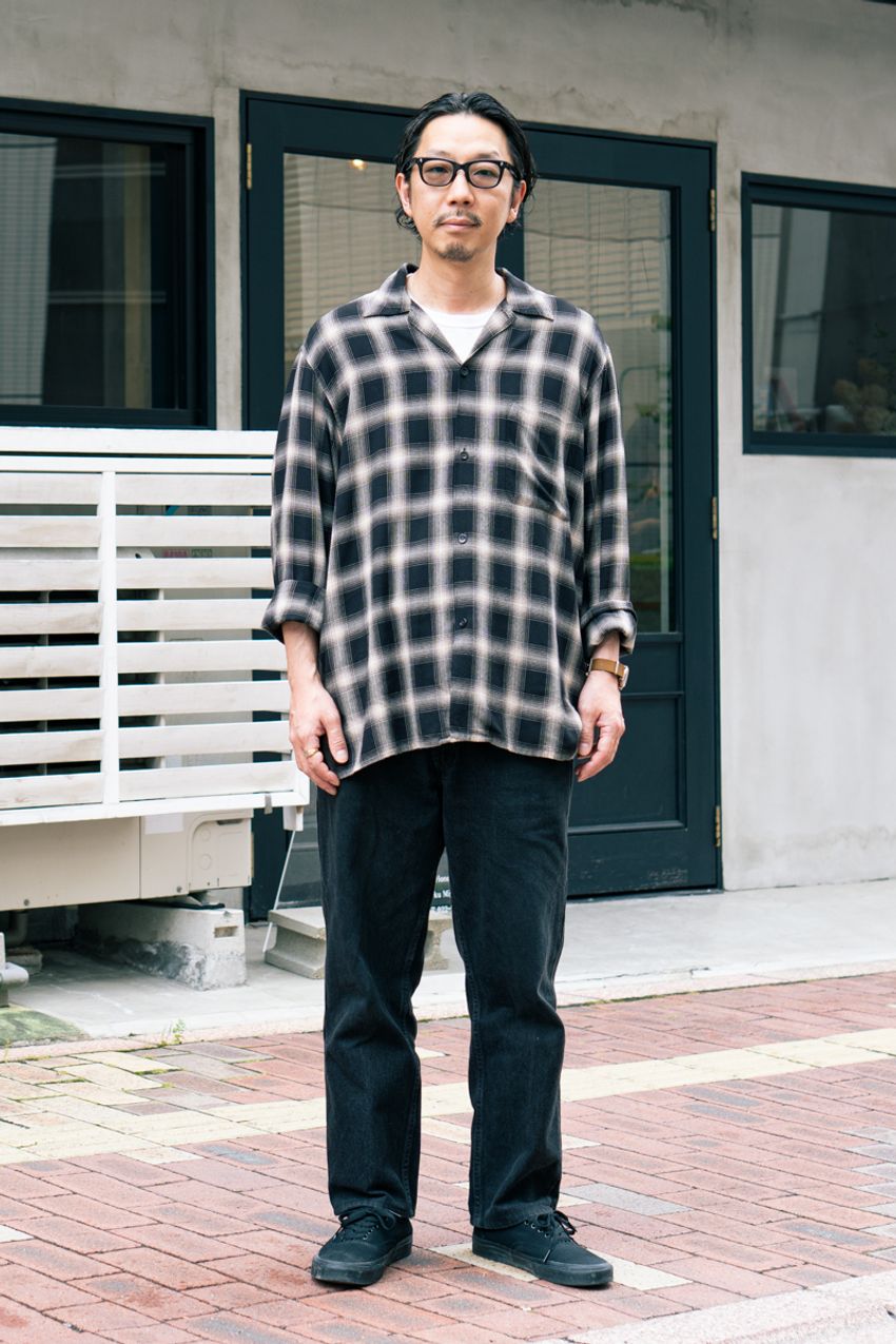 「コモリ」はシャツが圧倒的人気！“ユルさ”と“大人っぽさ”を一枚で醸した3名をスナップ - 8枚目の画像