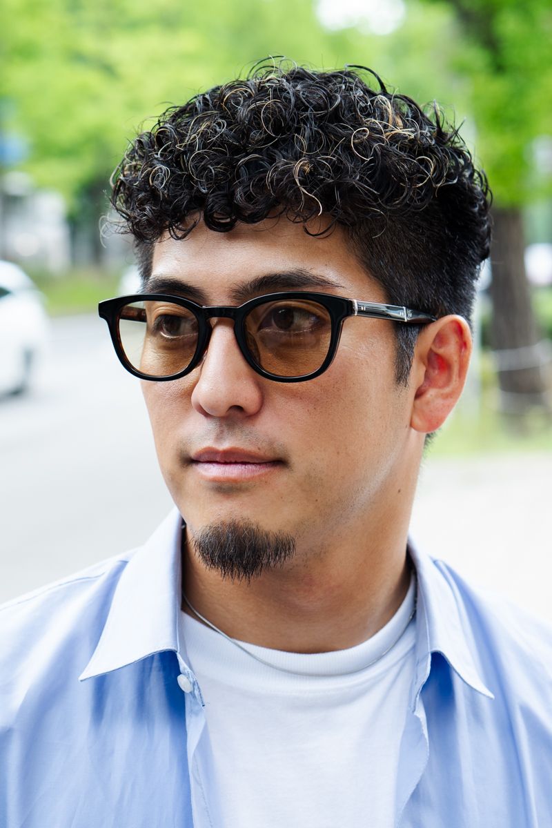 スラックスにリカバリーサンダルで抜け感＋ 山﨑誠悟 3枚目の写真