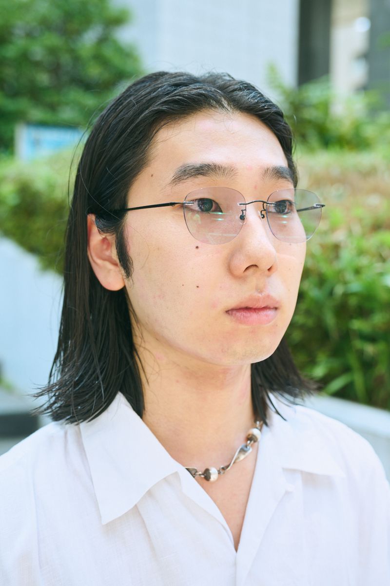 淡い色合いの清涼感オーバーサイズコーデ 小林凌太 3枚目の写真