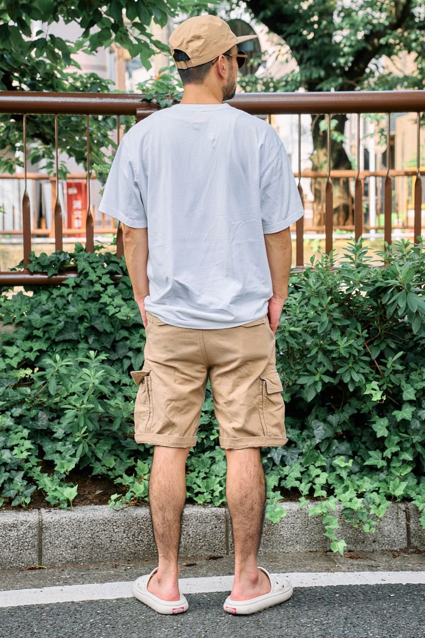 ナチュラルな“ベージュ系”コーデ3選。落ち着きをもたらす定番色を味方につけた街の洒落者たち - 5枚目の画像