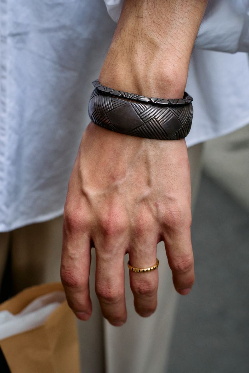 ゆるっと着てもきちんと感。色と素材選びで 中之内智宏 5枚目の写真