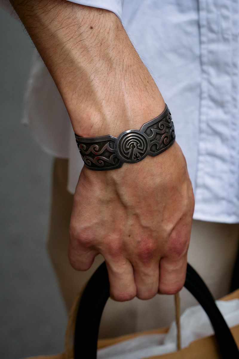 ゆるっと着てもきちんと感。色と素材選びで 中之内智宏 4枚目の写真