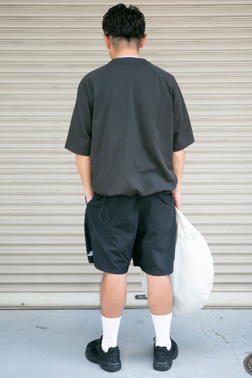 インナーの“白Tシャツ使い”が上手いレイヤード巧者3選！絶大なるニュアンス効果を解説 - 4枚目の画像