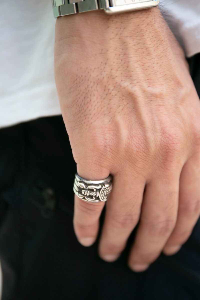 短パンサンダルの日こそ小物で引き締める 板倉 忍 8枚目の写真